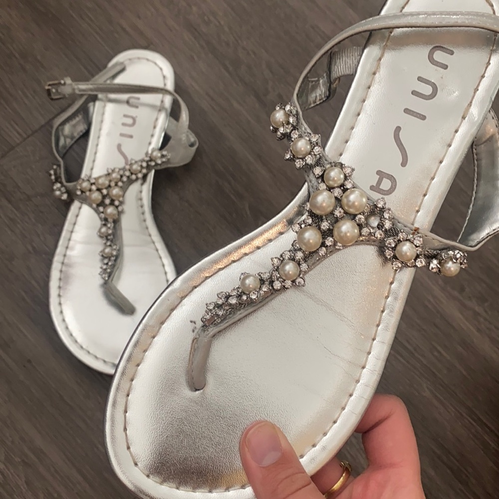 Silver pearl rhinestoned sandals